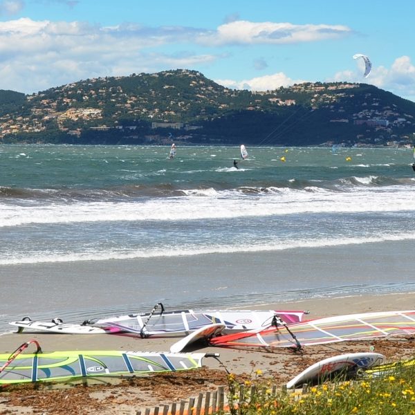 spot kite surf almanarre - maison à louer carqueiranne